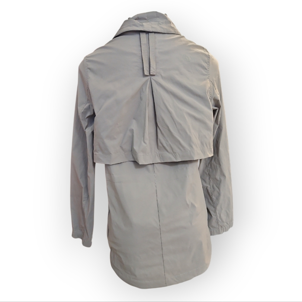 Northface Lightweight Nylon Jacket - Picture 2 of 8